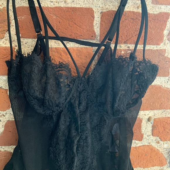 ๐ NEW Black Lace Thong Bodysuit Lingerie Sheer Mesh Teddy Strap Cutouts Medium - Picture 8 of 13